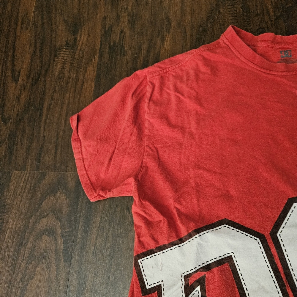 Y2K DC Shoes T-shirt - Picture 5 of 6